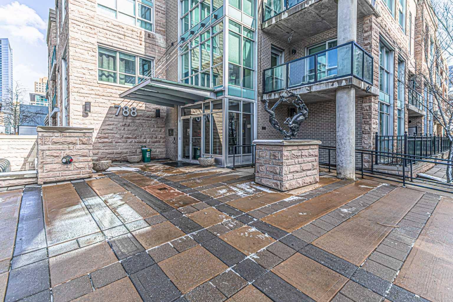 Calgary, AB T2R 0H1,788 12 AVE SW #1707