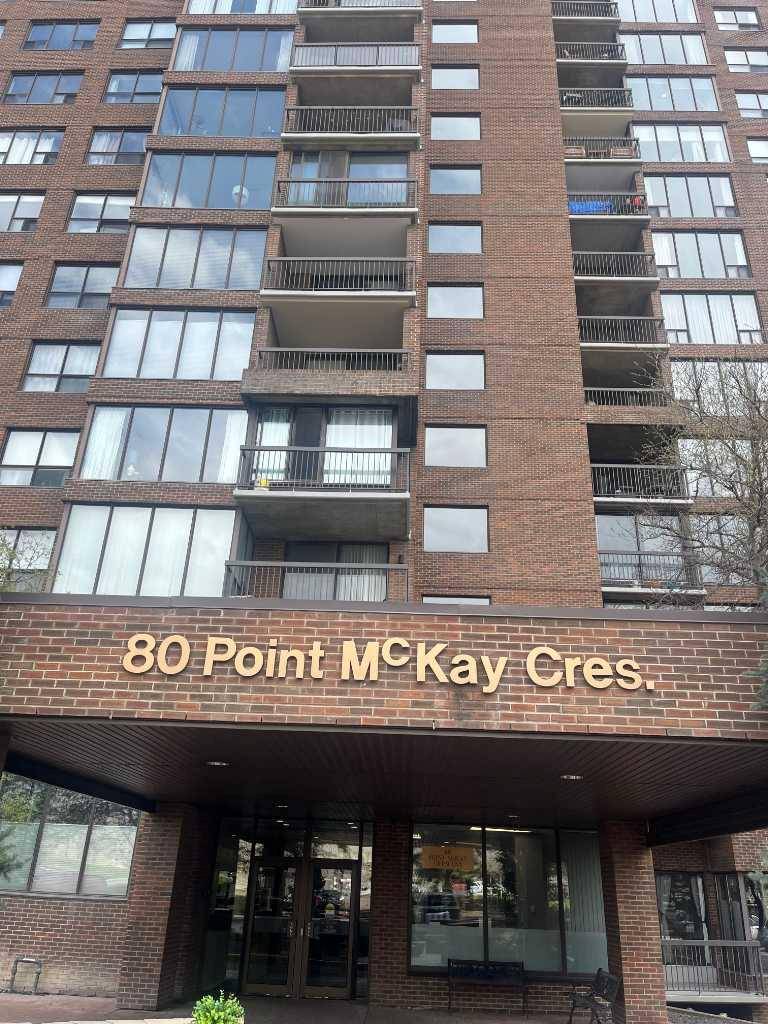 80 Point Mckay CRES NW #404, Calgary, AB T3B 4W4