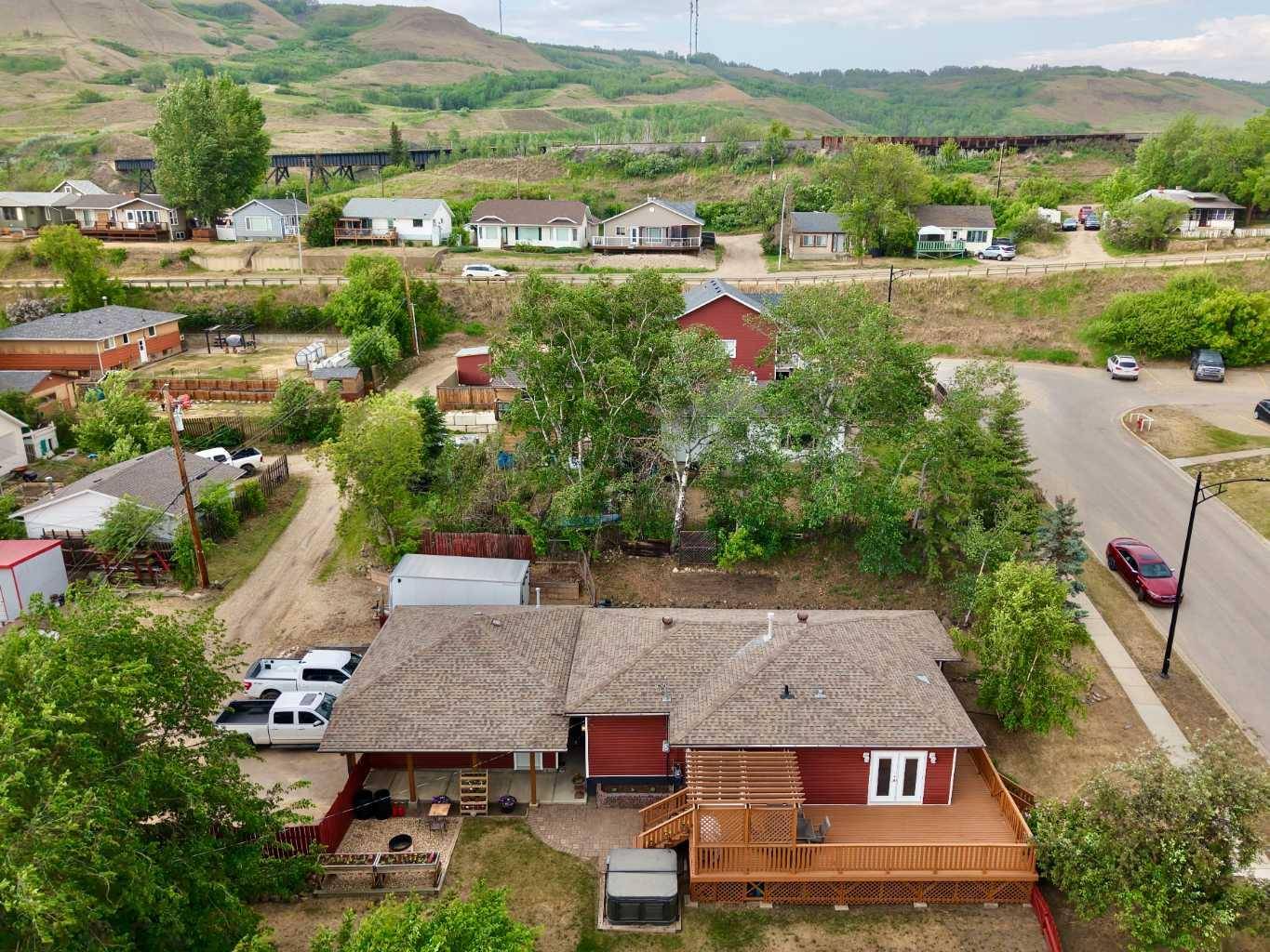 Peace River, AB T8S 1L4,10118 107 AVE