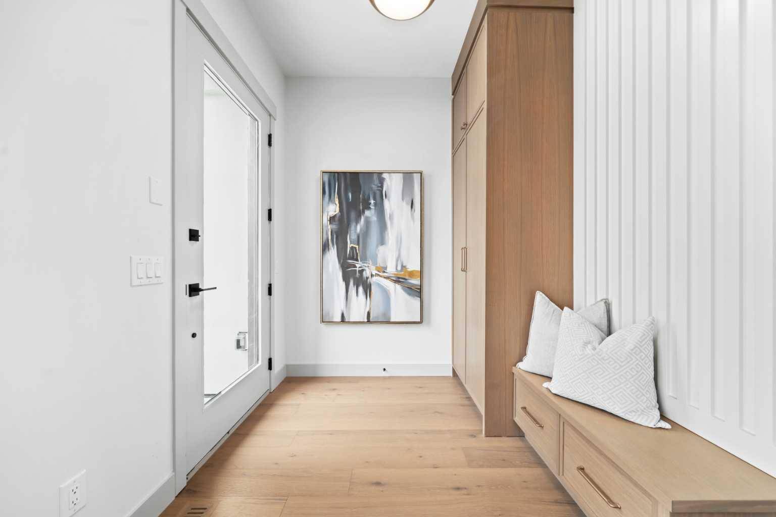 Calgary, AB T2T 1L1,2411 28 AVE SW