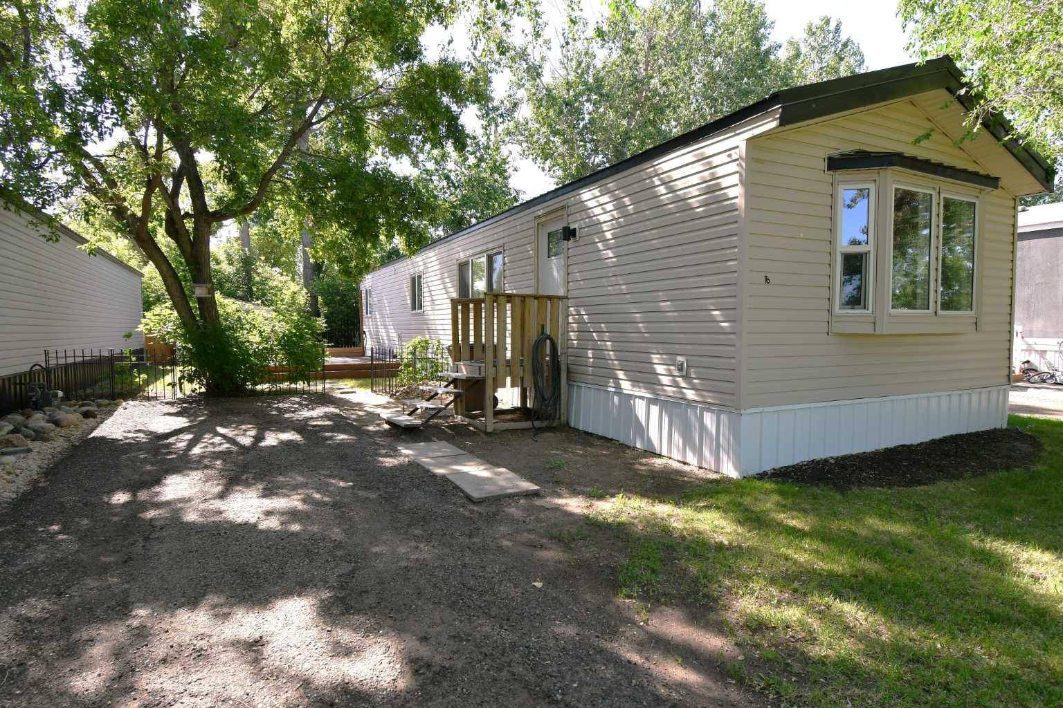 Brooks, AB T1R0R6,16 Greenbrook Mobile VLG East