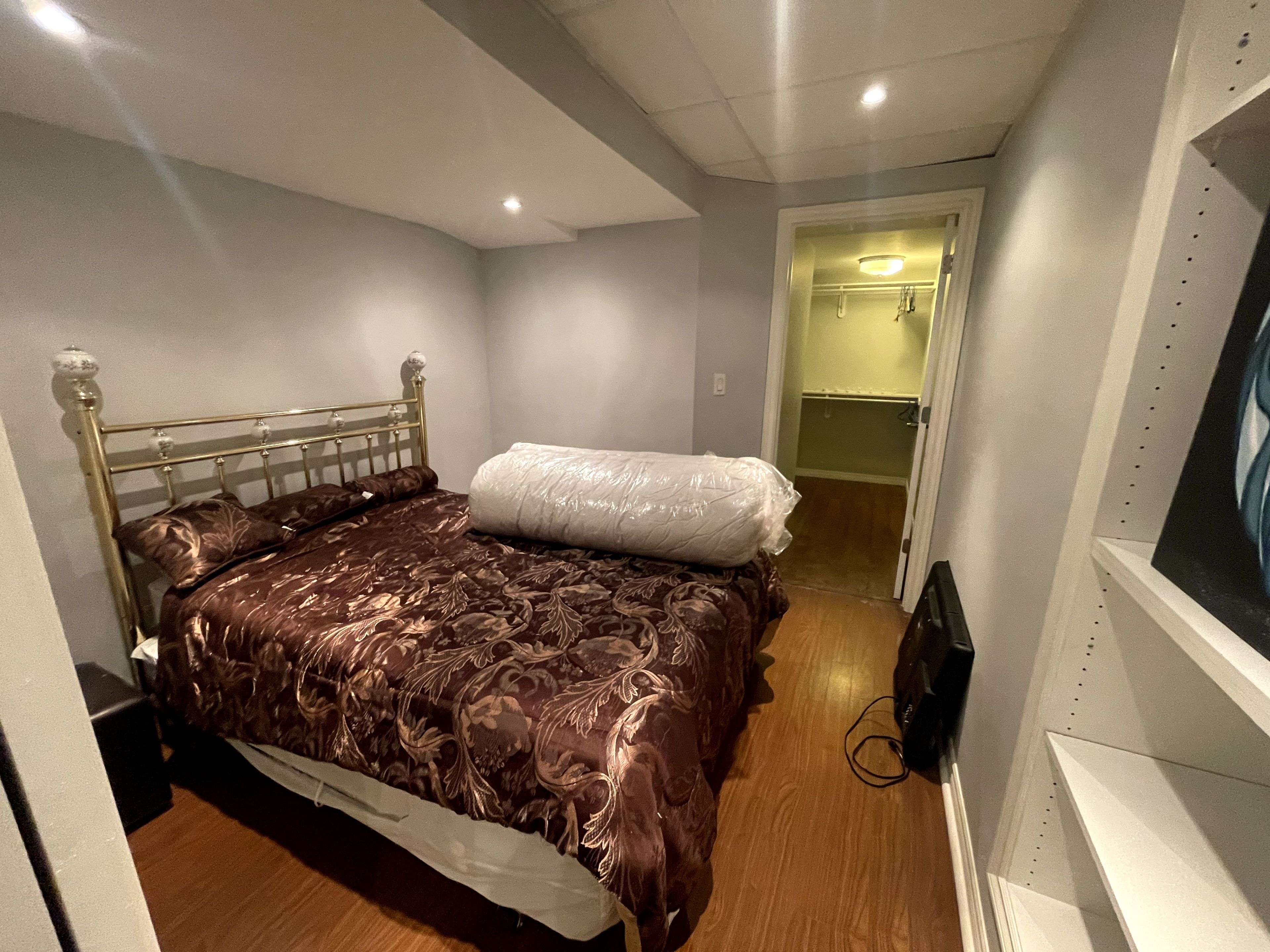 Toronto E09, ON M1H 2G1,508 Brimorton DR #Lower