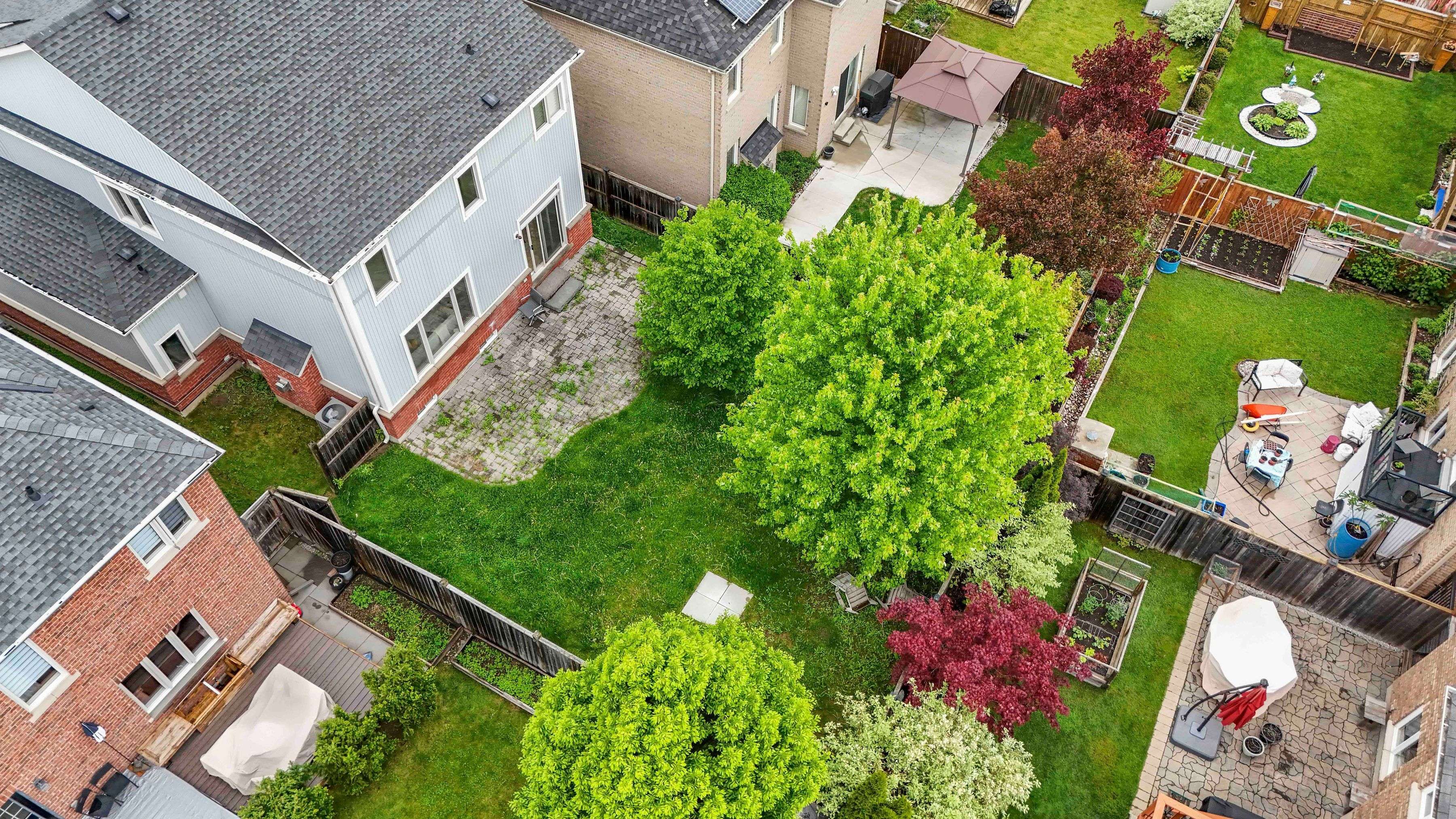 Bradford West Gwillimbury, ON L3Z 0A3,9 Booth ST