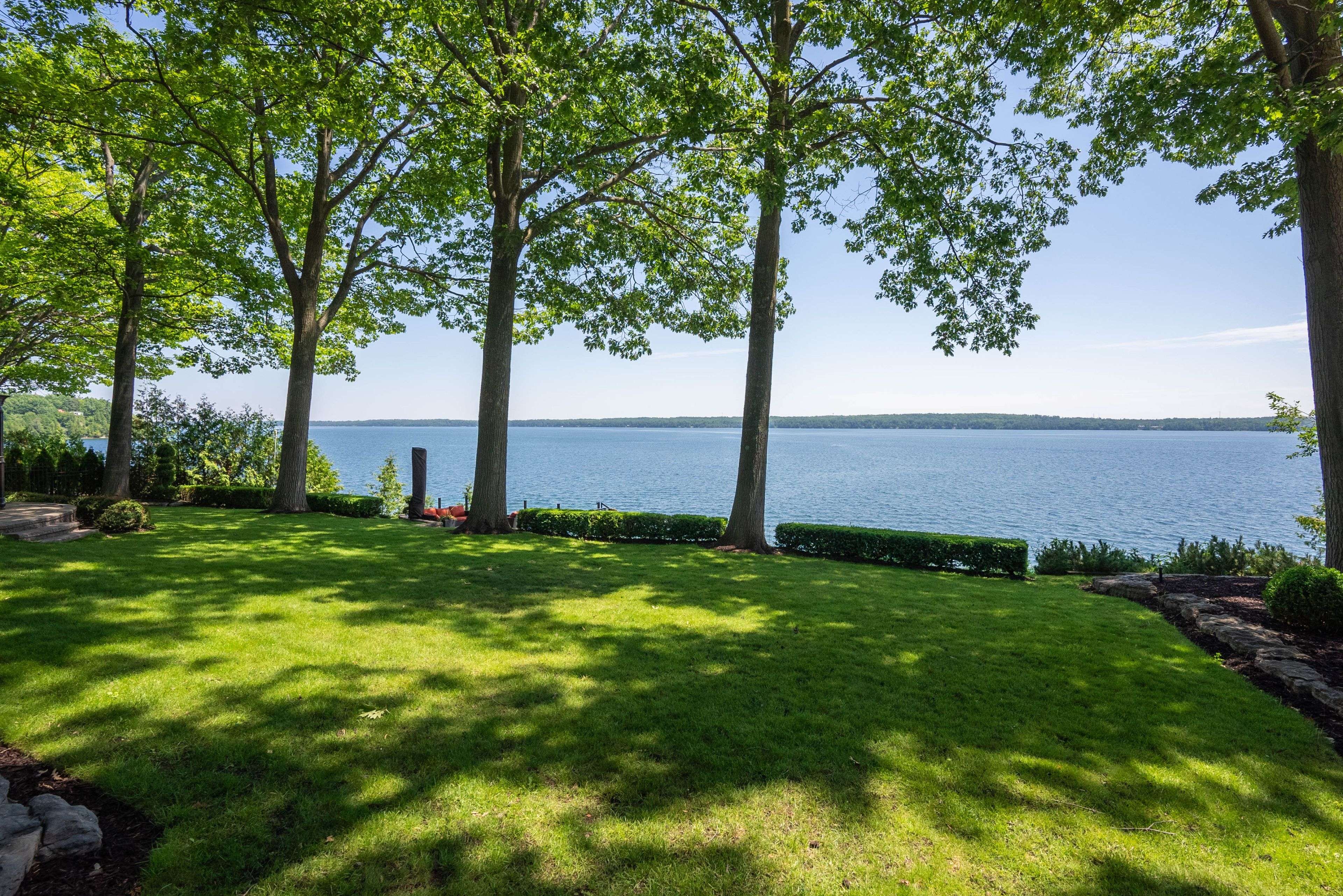 Oro-medonte, ON L4M 1E9,13 Georgina DR