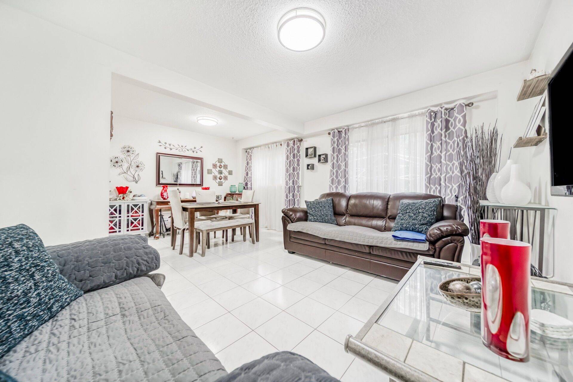 Brampton, ON L6T 2E3,1 Craigleigh CRES