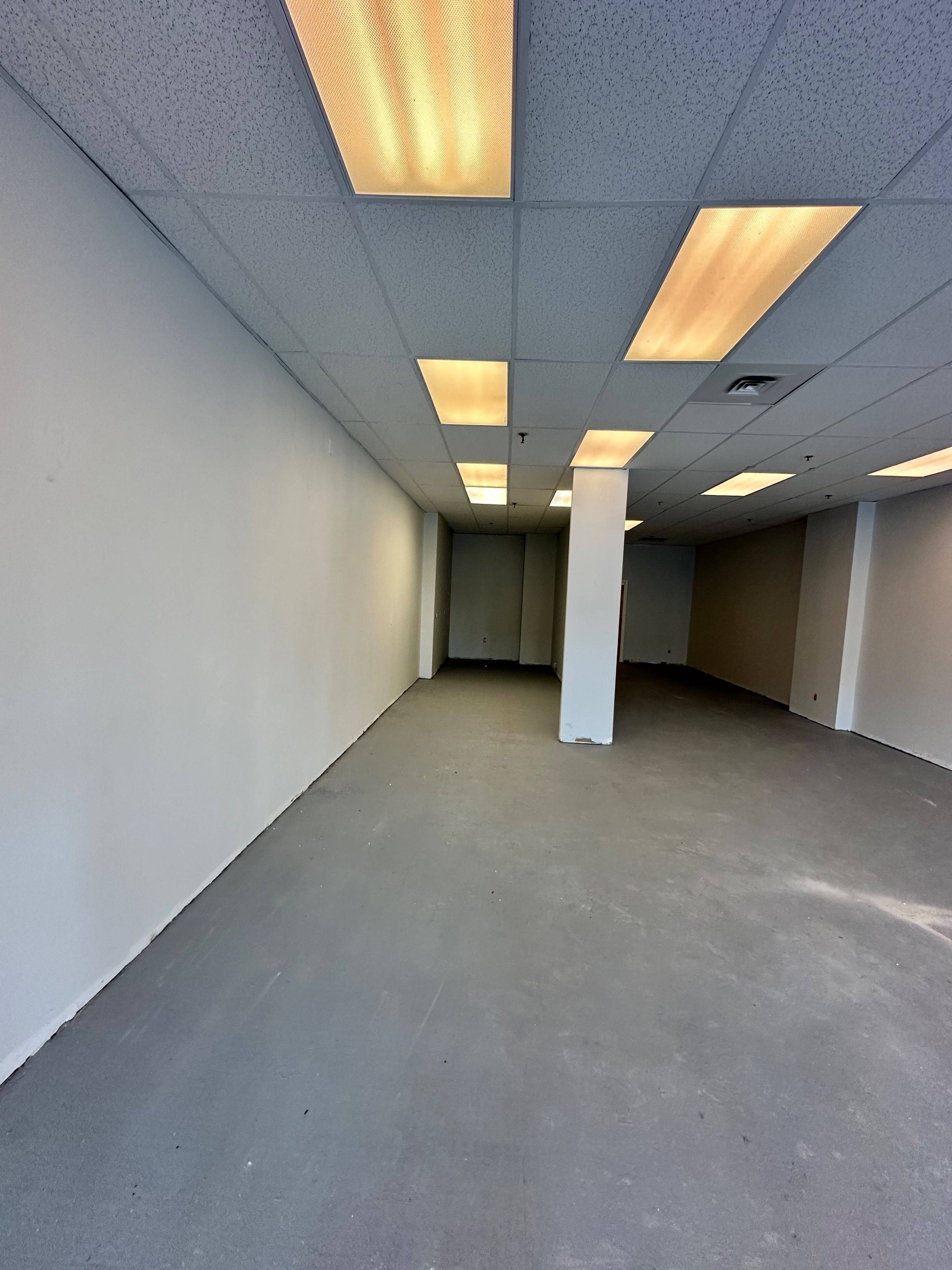 London East, ON N6A 5G6,205 Oxford ST E #107-109
