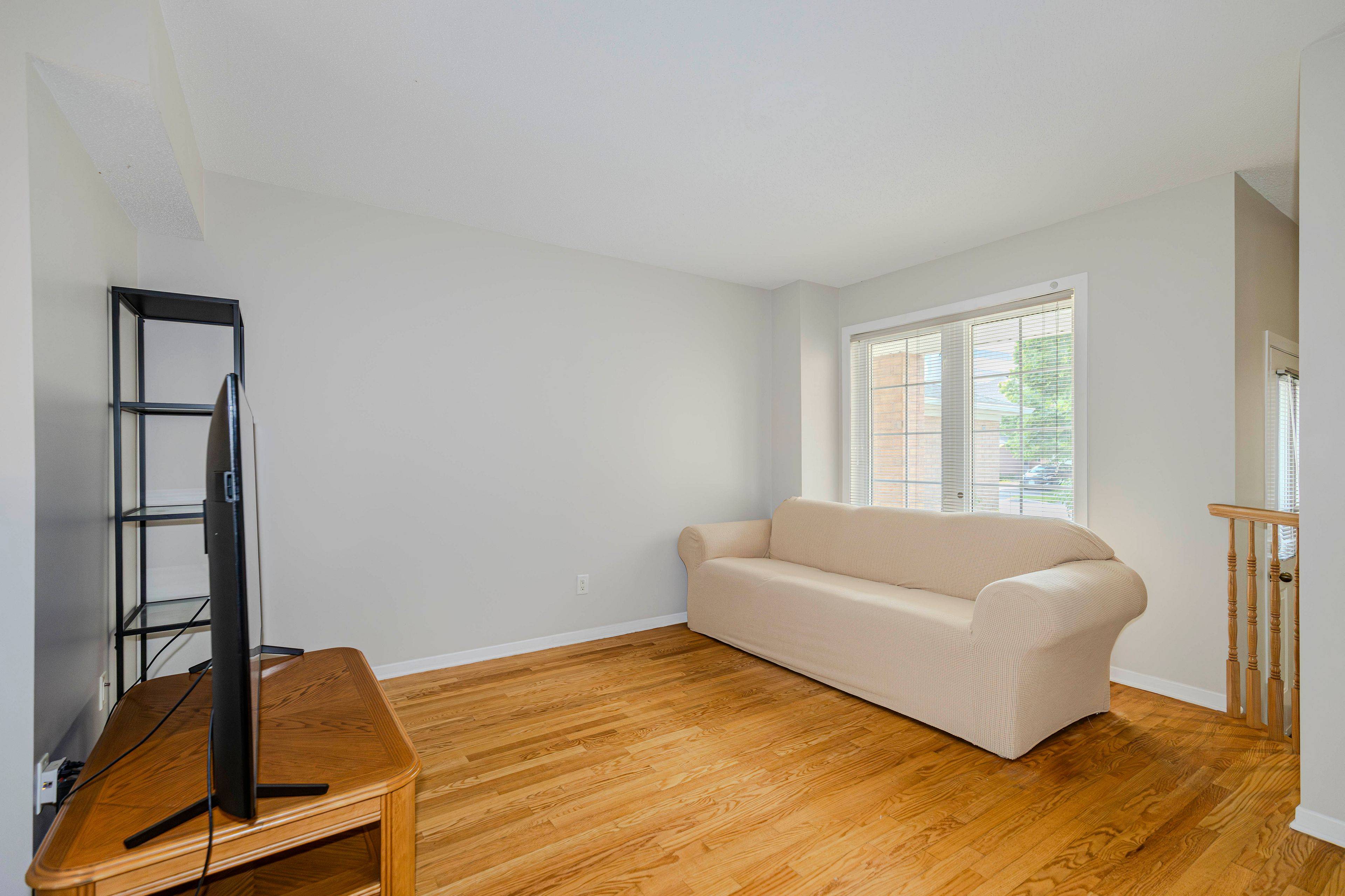 Carlington - Central Park, ON K2C 4C4,64 Scout ST