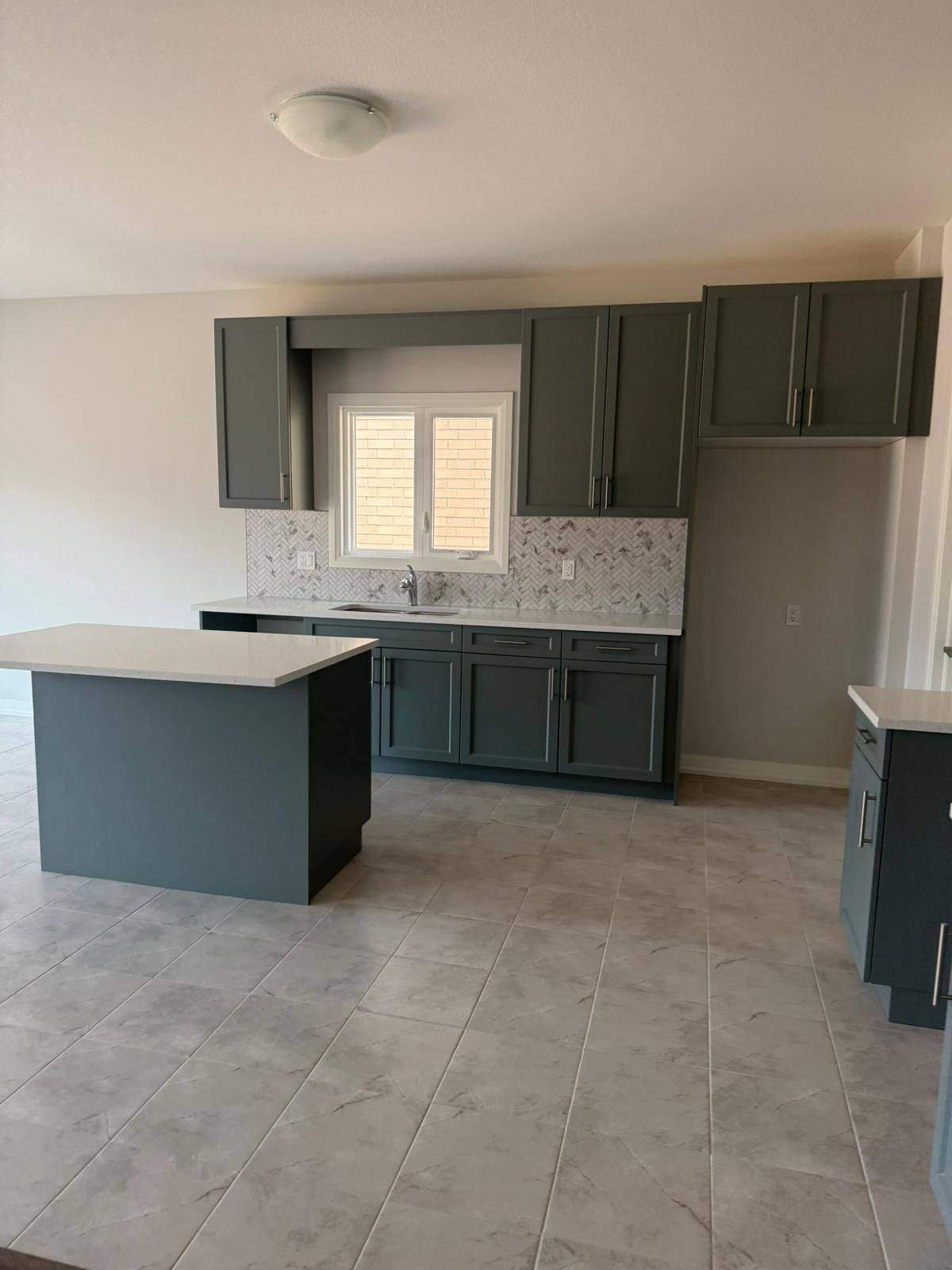 Fort Erie, ON L2A 0H3,1031 Alliston AVE