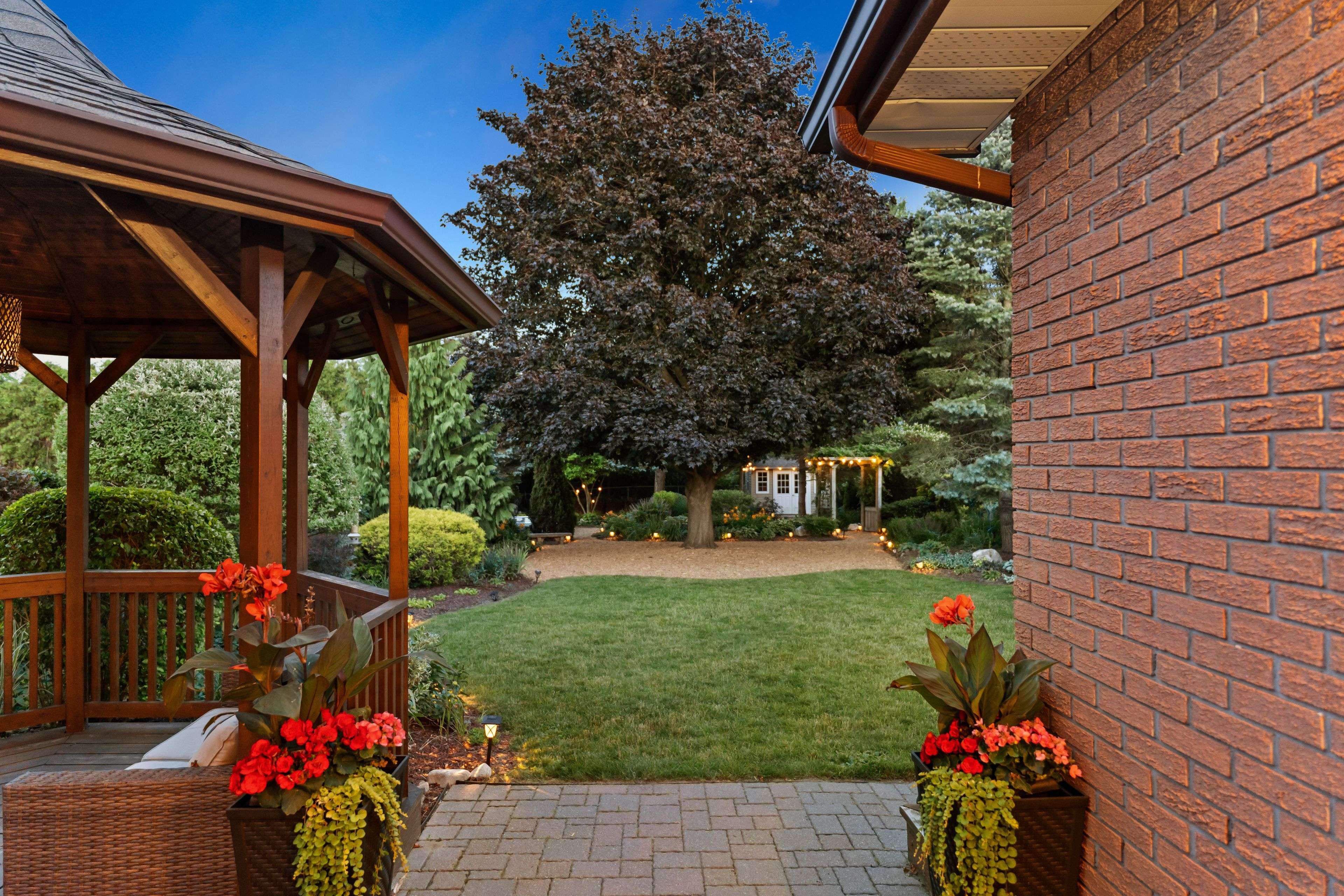 Guelph, ON N1G 1T4,444 College AVE W