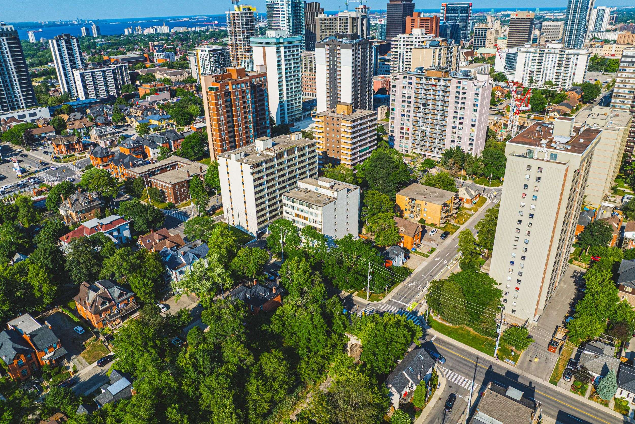 Hamilton, ON L8P 3R9,101 QUEEN ST S #606