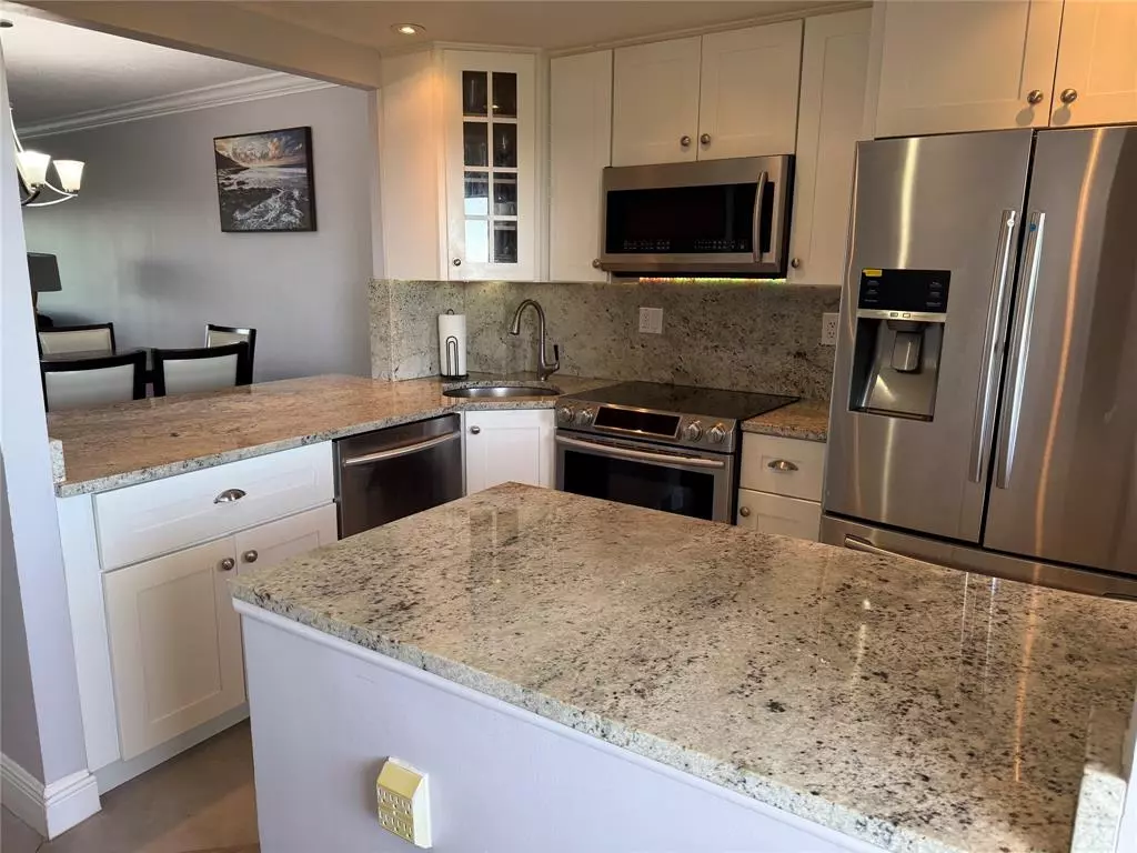 Deerfield Beach, FL 33441,1319 E Hillsboro Blvd #609