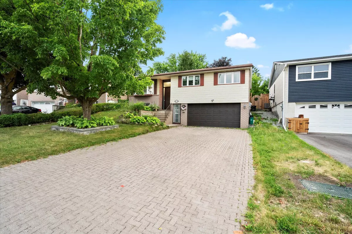 Newmarket, ON L3Y 5C4,372 Dixon BLVD