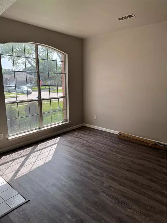 Corinth, TX 76210,1621 Falcon Drive