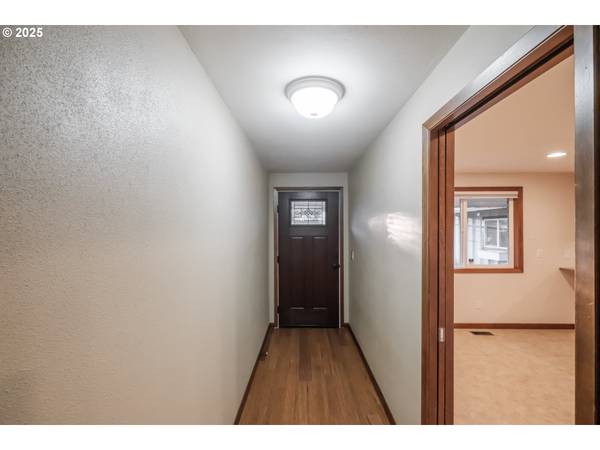 1141 NE SPRINGWOOD DR, Albany, OR 97321