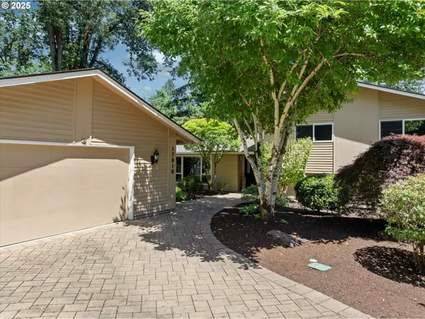 Lake Oswego, OR 97035,17810 SARAH HILL LN