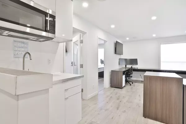 Toronto C13, ON M4A 1H2,75 Jonesville CRES #A