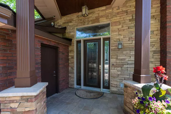 Oro-medonte, ON L4M 1E9,13 Georgina DR