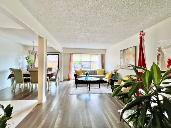 Brampton, ON L6V 3H6,25 Baronwood CT