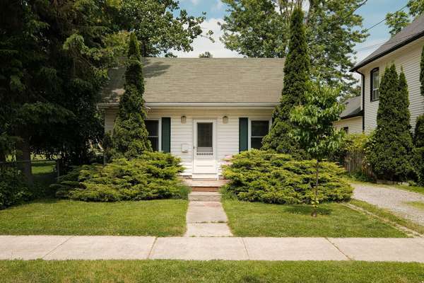 668 Brown ST, Peterborough Central, ON K9J 4K5