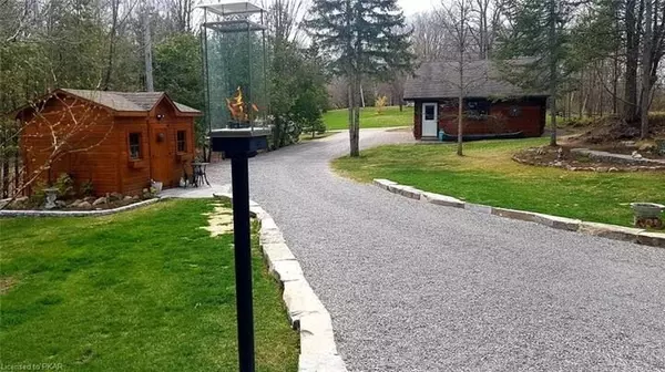 Trent Lakes, ON K0L 1J0,2 Darvell LN