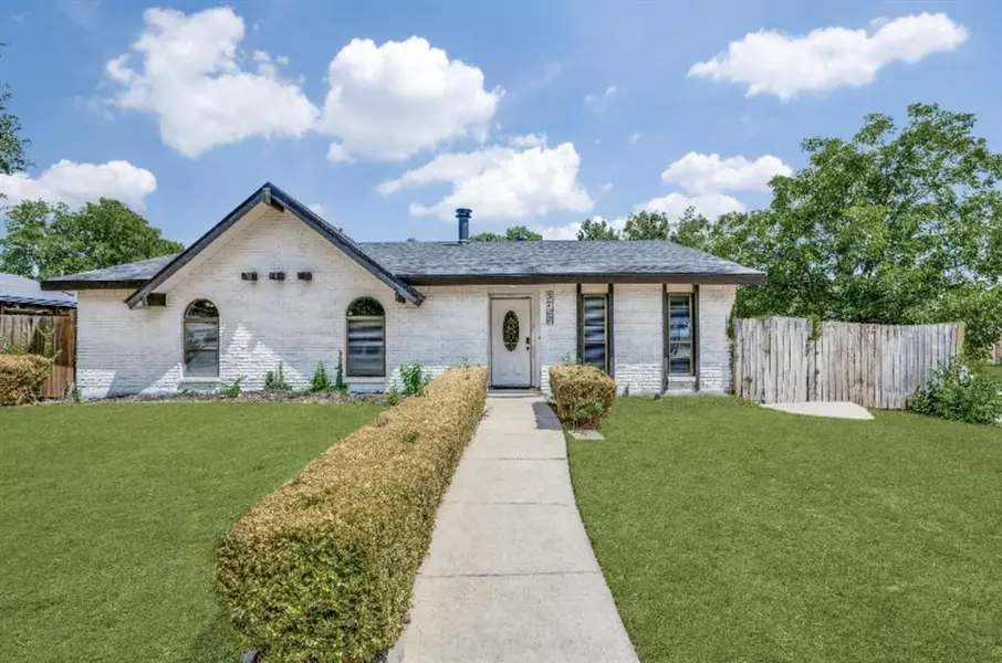 3722 Cumberland Lane, Grand Prairie, TX 75052