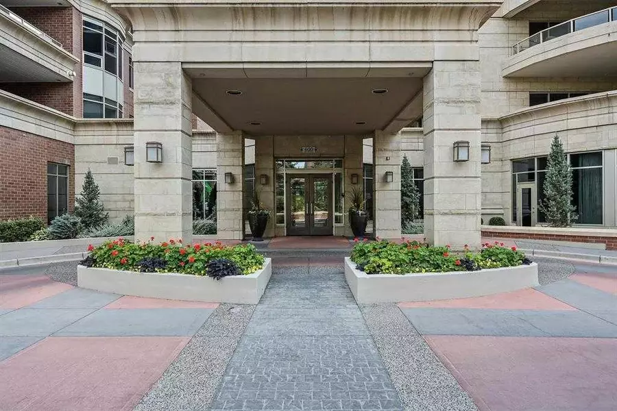 600 Princeton WAY SW #205, Calgary, AB T2P 5N4