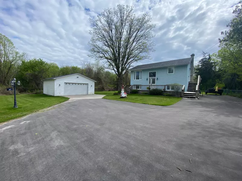 87 Bernard Long RD, Quinte West, ON K8V 5P6