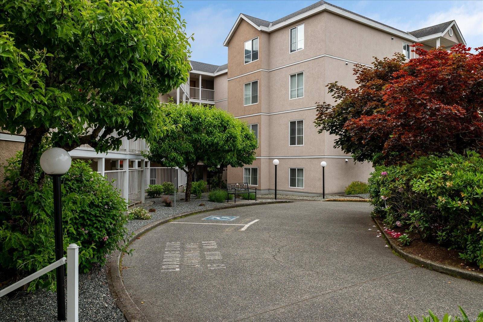 Nanaimo, BC V9T 2K4,4969 Wills Rd #304