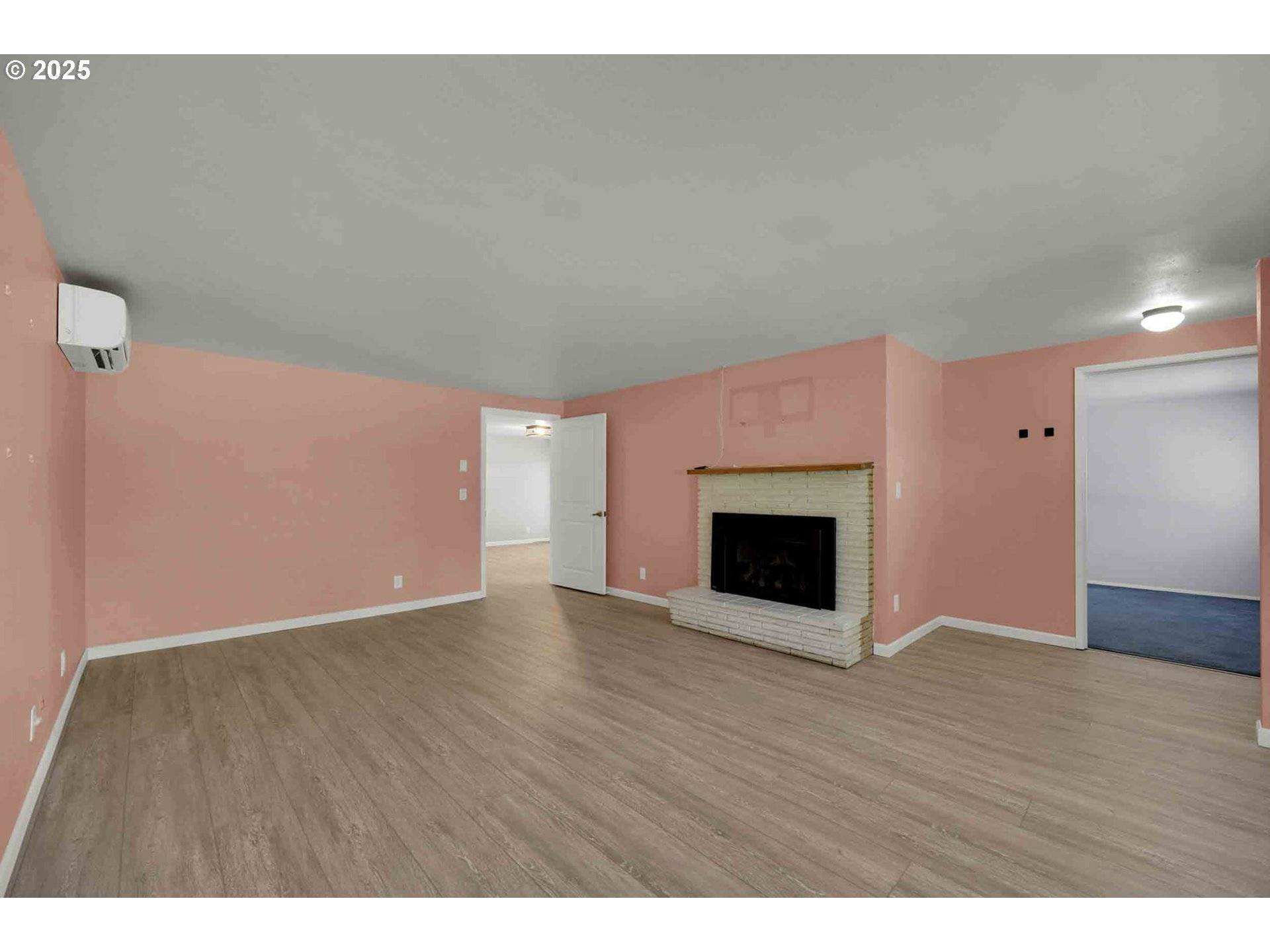 Eugene, OR 97405,947 HIWAN CT
