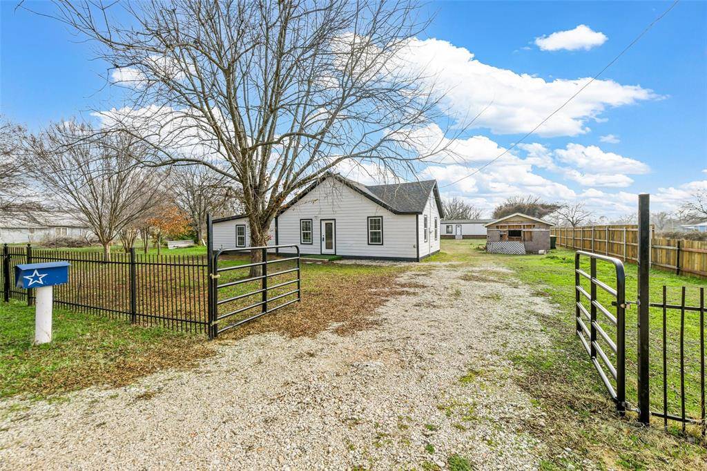 1445 Rogers Road, Newark, TX 76071