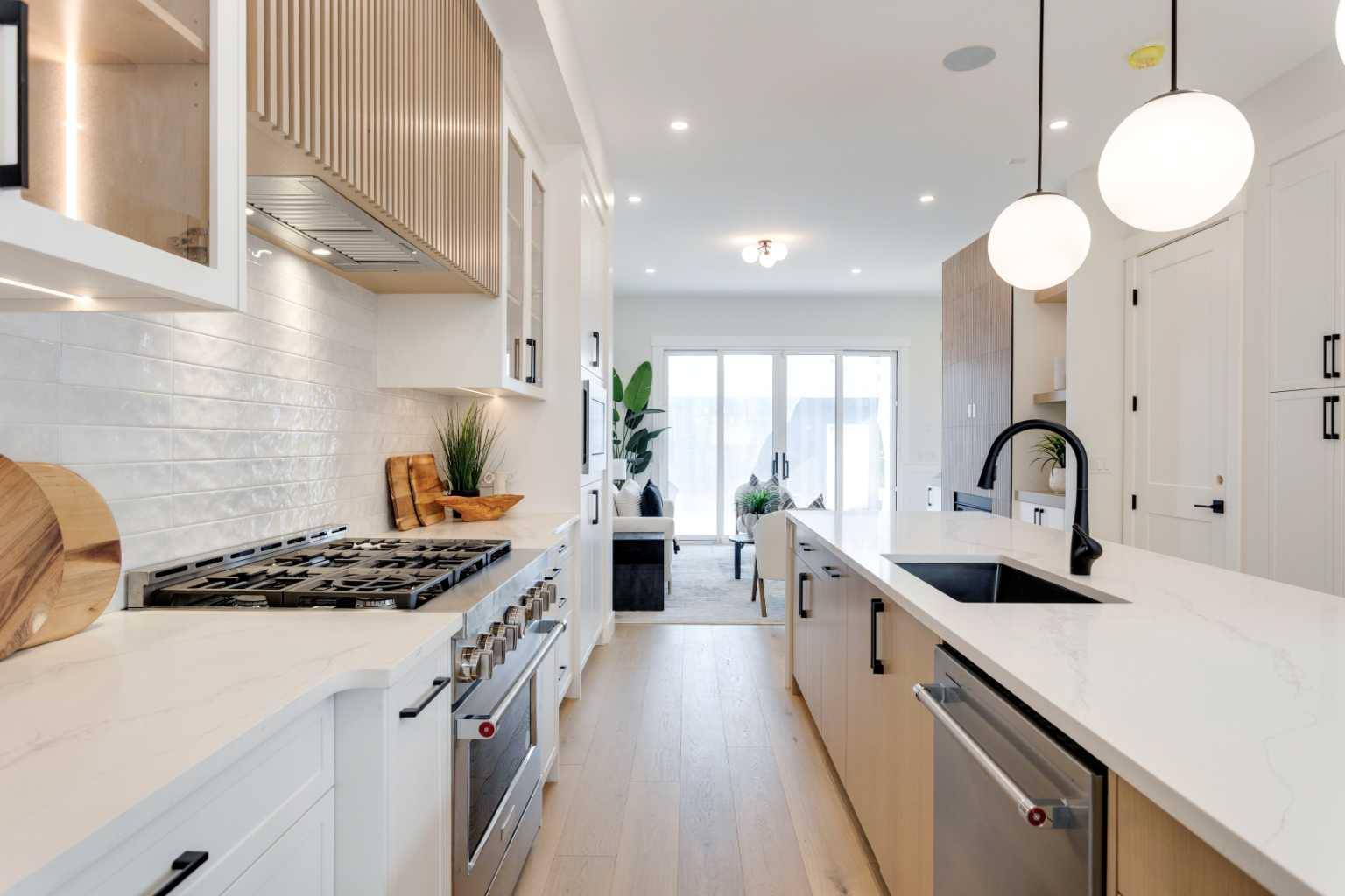 Calgary, AB T2E 1E5,424 14 AVE NE