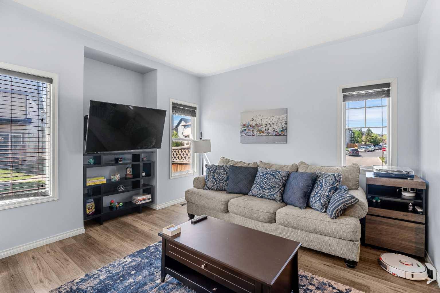 Airdrie, AB T4B 0B5,620 Luxstone LNDG SW #201