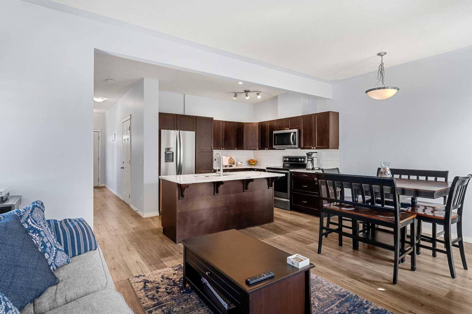 Airdrie, AB T4B 0B5,620 Luxstone LNDG Southwest #201