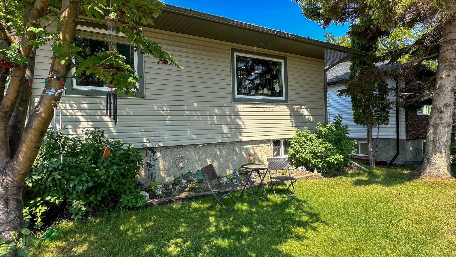 Didsbury, AB T0M0W0,1328 24 ST