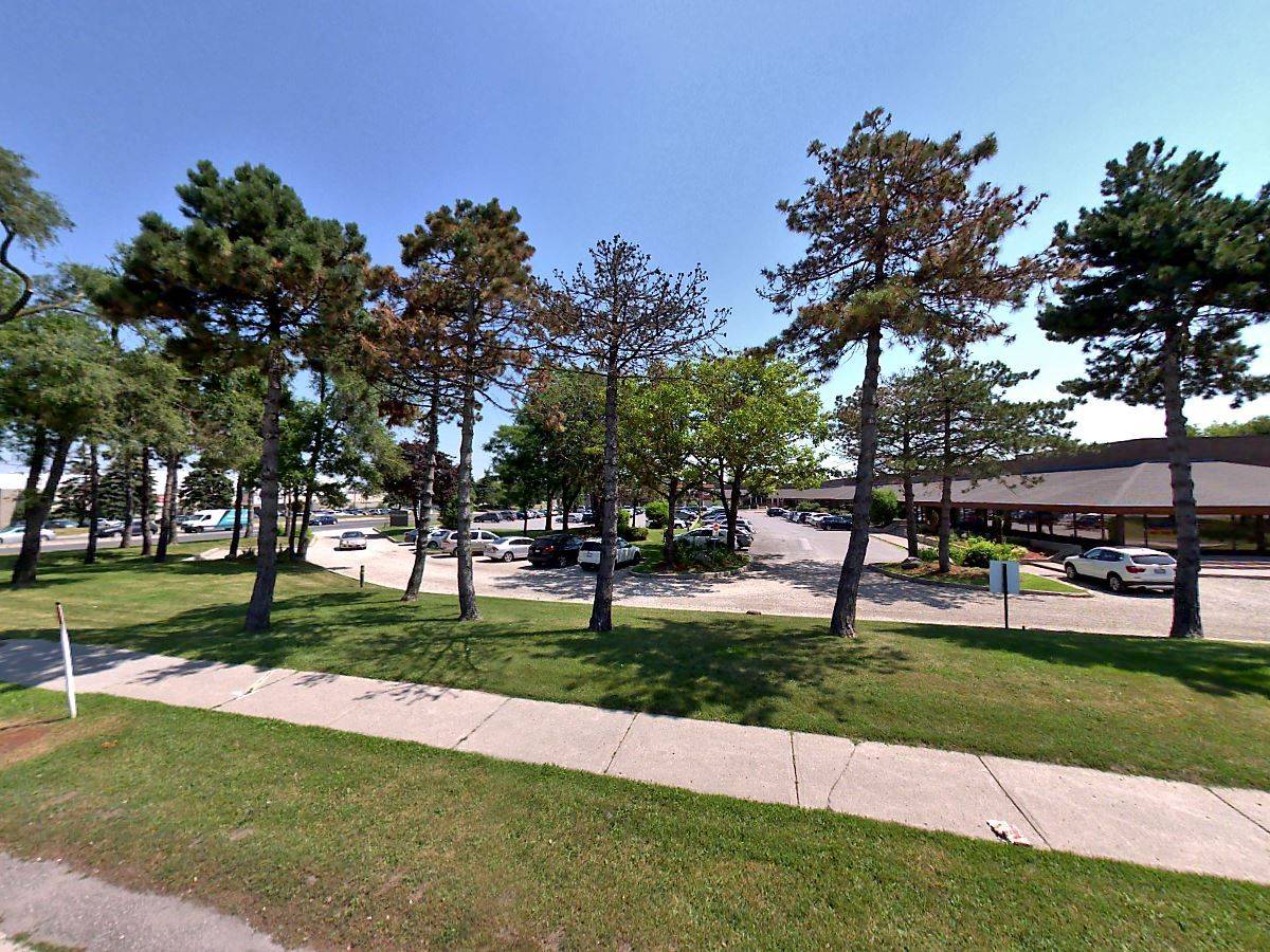 Markham, ON L3R 1A3,7225 Woodbine AVE #104
