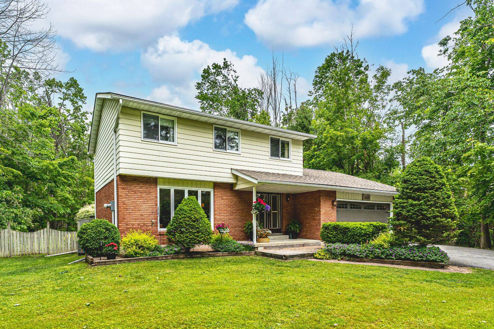 102 Tudhope BLVD, Oro-medonte, ON L0L 1T0