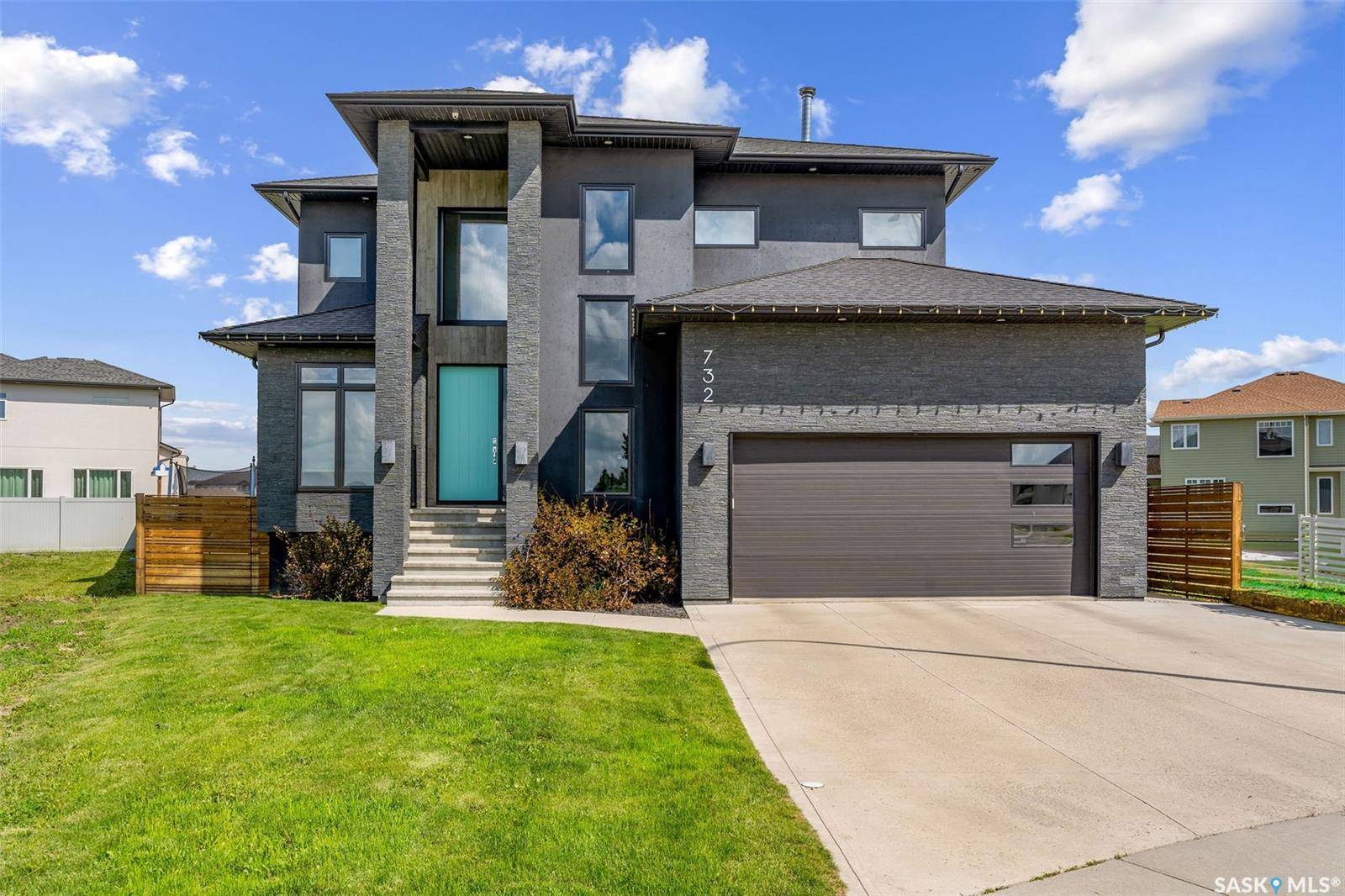 732 32nd STREET W, Prince Albert, SK S6V 7H7