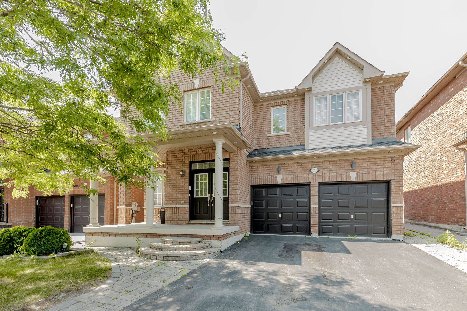 Brampton, ON L6R 3M5,22 Ungava Bay RD