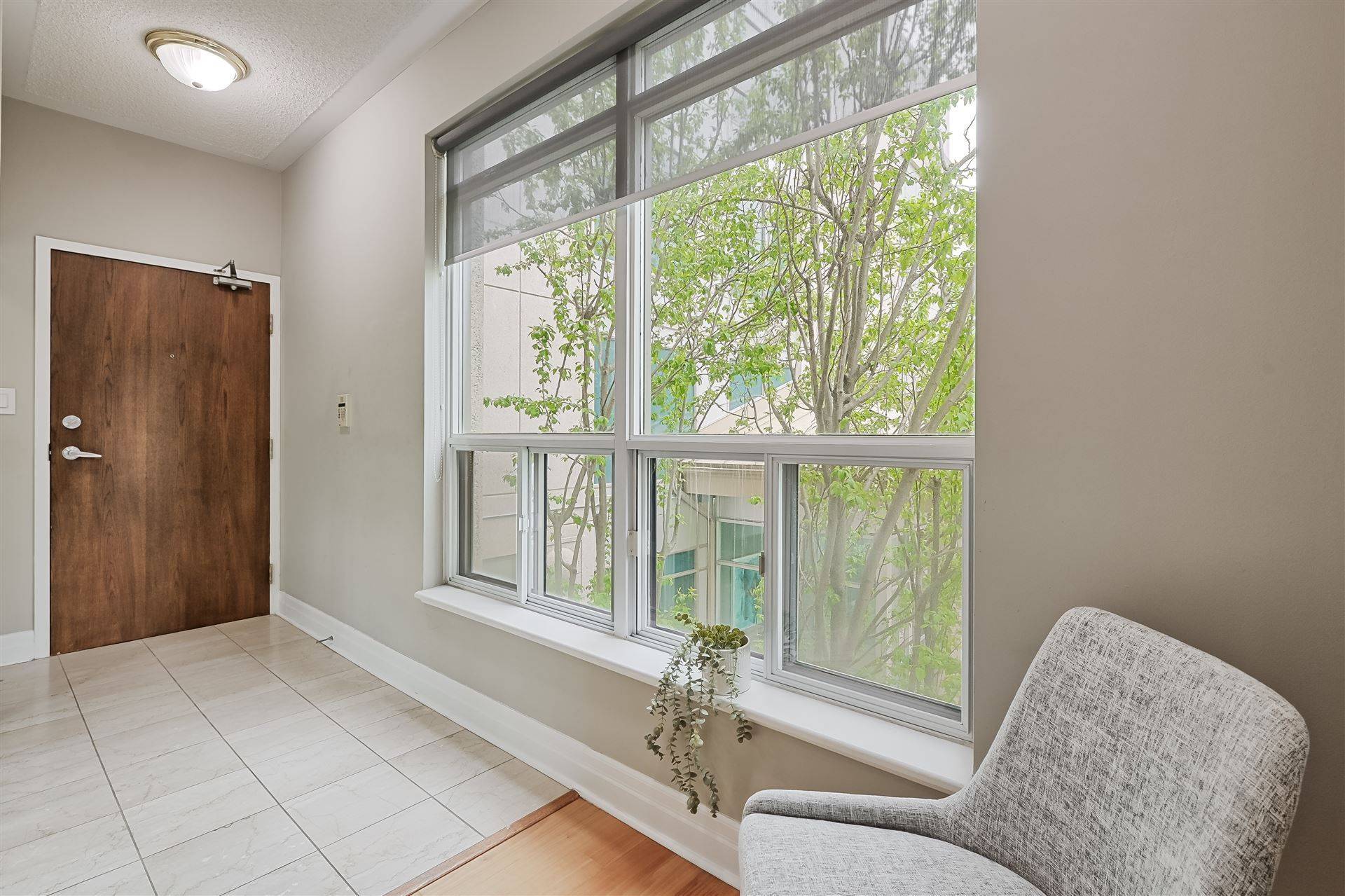 Toronto W06, ON M8V 4C1,80 Palace Pier CT #201