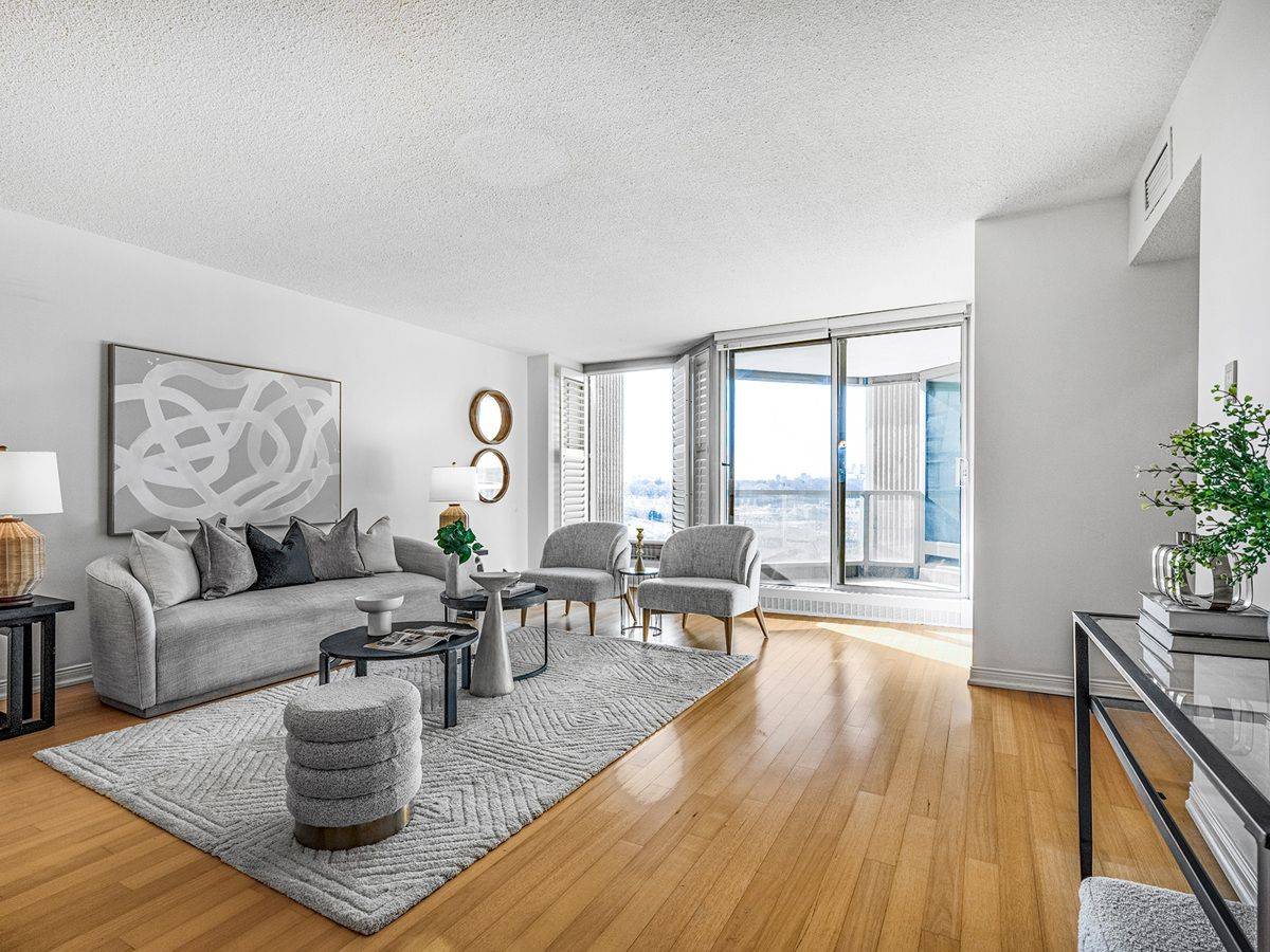 Toronto W06, ON M8V 2Z6,2045 Lake Shore BLVD W #1008