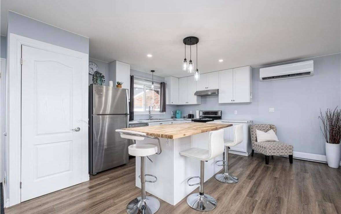 Kingston, ON K7K 2X3,172 Morenz CRES