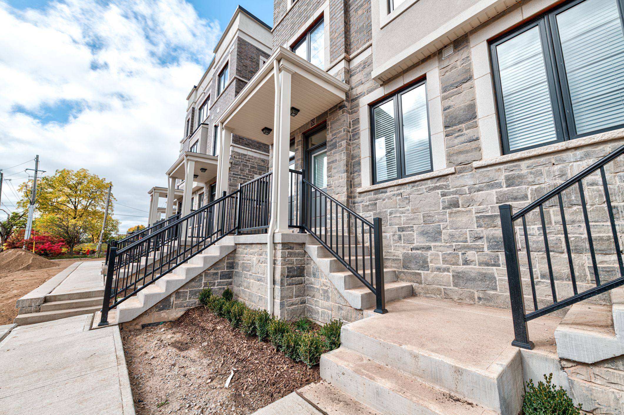 Hamilton, ON L8B 1X6,383 Dundas ST E #53