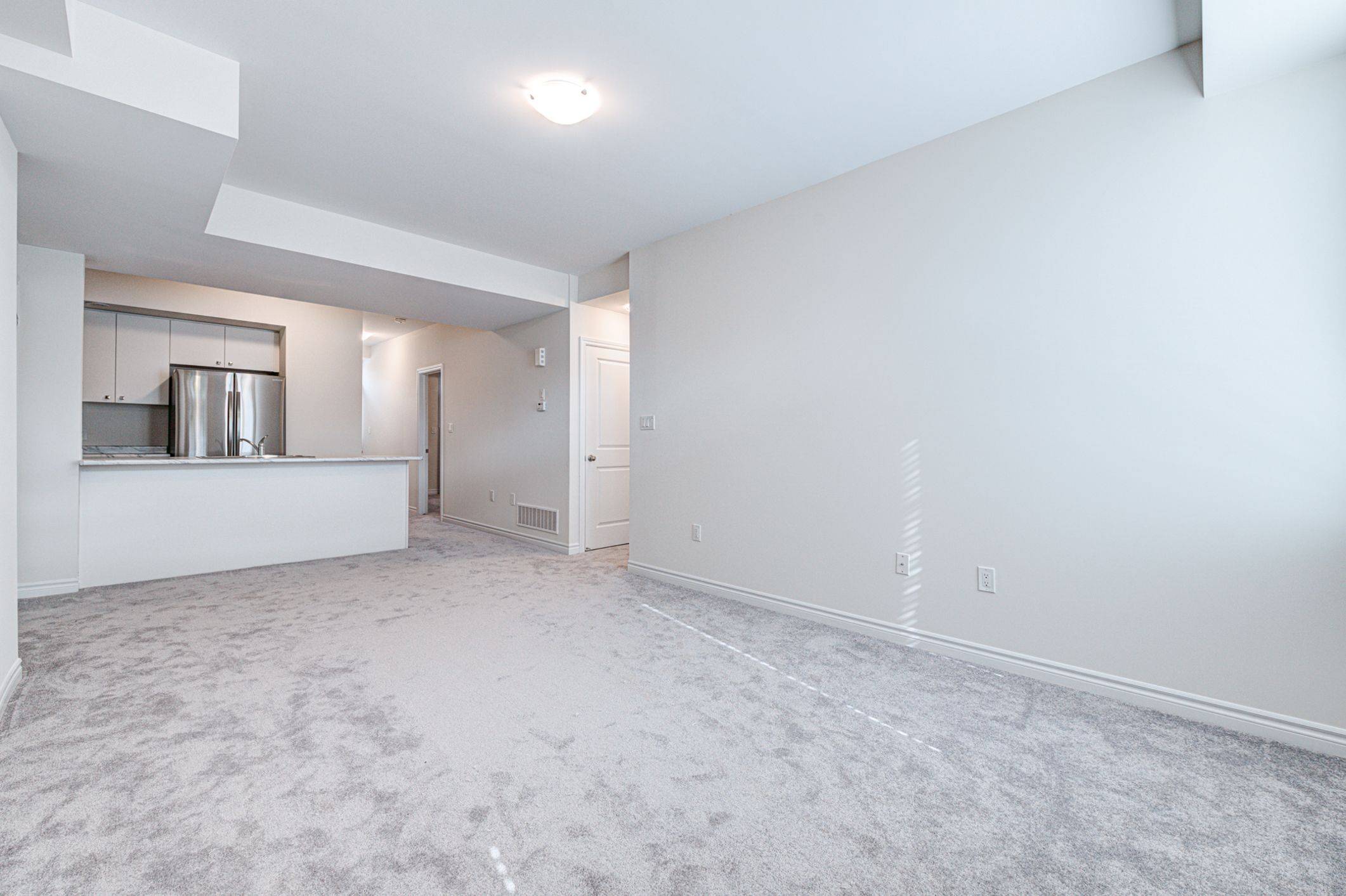 Hamilton, ON L8B 1X6,383 Dundas ST E #53