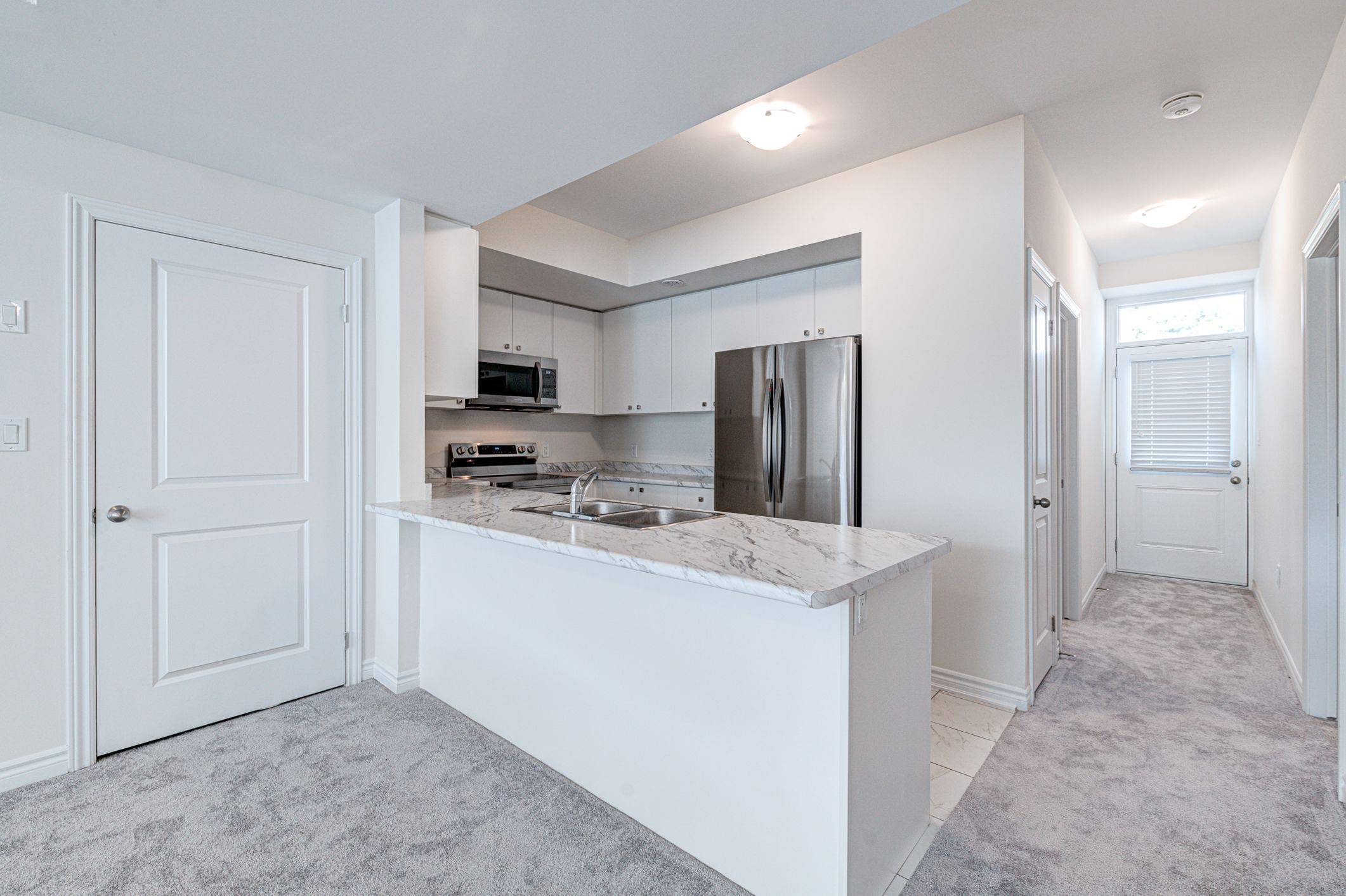 Hamilton, ON L8B 1X6,383 Dundas ST E #53