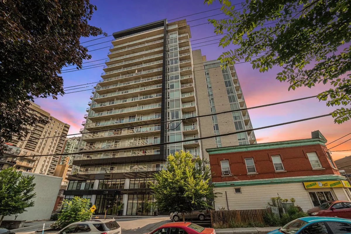 Ottawa Centre, ON K1R 0C5,255 BAY ST #1604