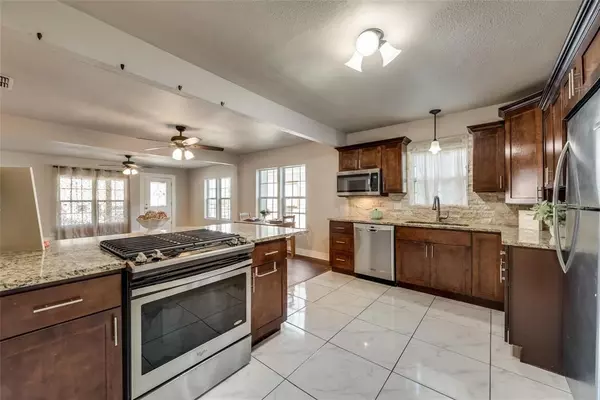 Fort Worth, TX 76110,2933 James Avenue