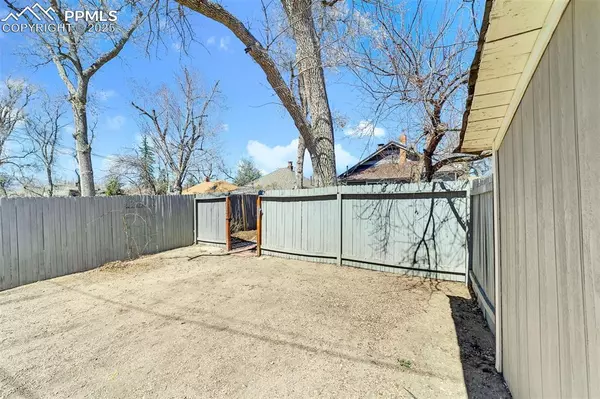 829 E Cache La Poudre ST Colorado Springs, CO 80903