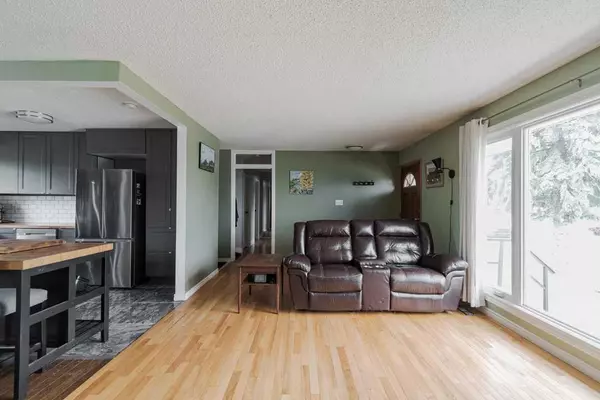 Fort Mcmurray, AB T9H 3B7,117 Simpson WAY