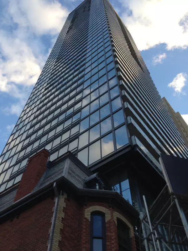 15 Grenville ST #909, Toronto C01, ON M4Y 0B9