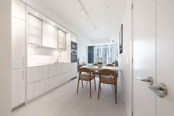 11 Yorkville AVE #1608, Toronto C02, ON M4W 1L2